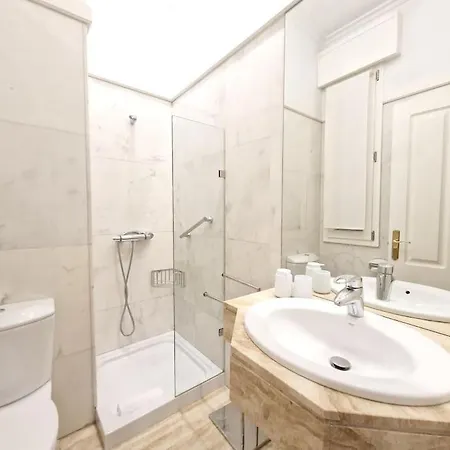 Gran Via & Parking Gratis By Aloha * Bilbao