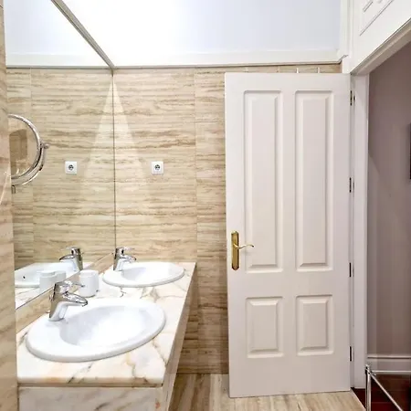 Апартаменты Gran Via & Parking Gratis By Aloha Бильбао