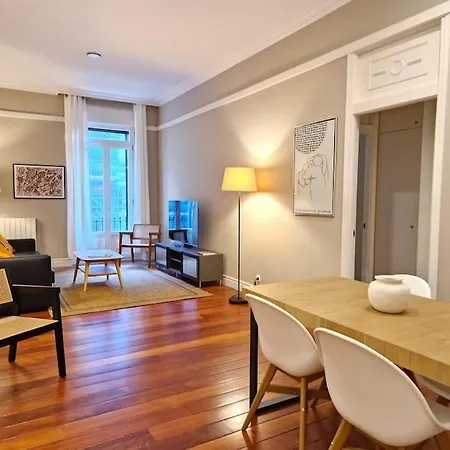 Gran Via & Parking Gratis By Aloha * ビルバオ