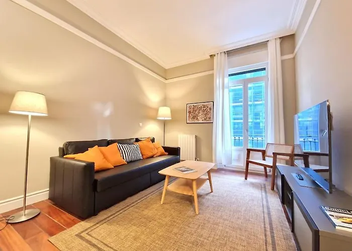 Apartament Gran Via & Parking Gratis By Aloha